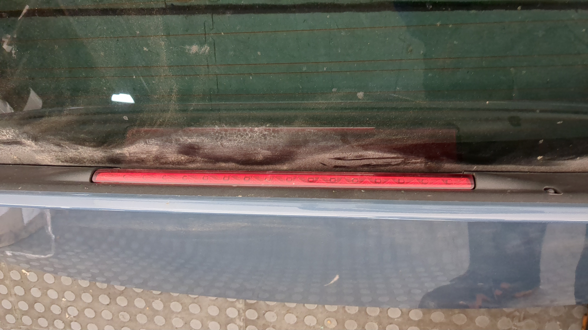 Дверь багажника