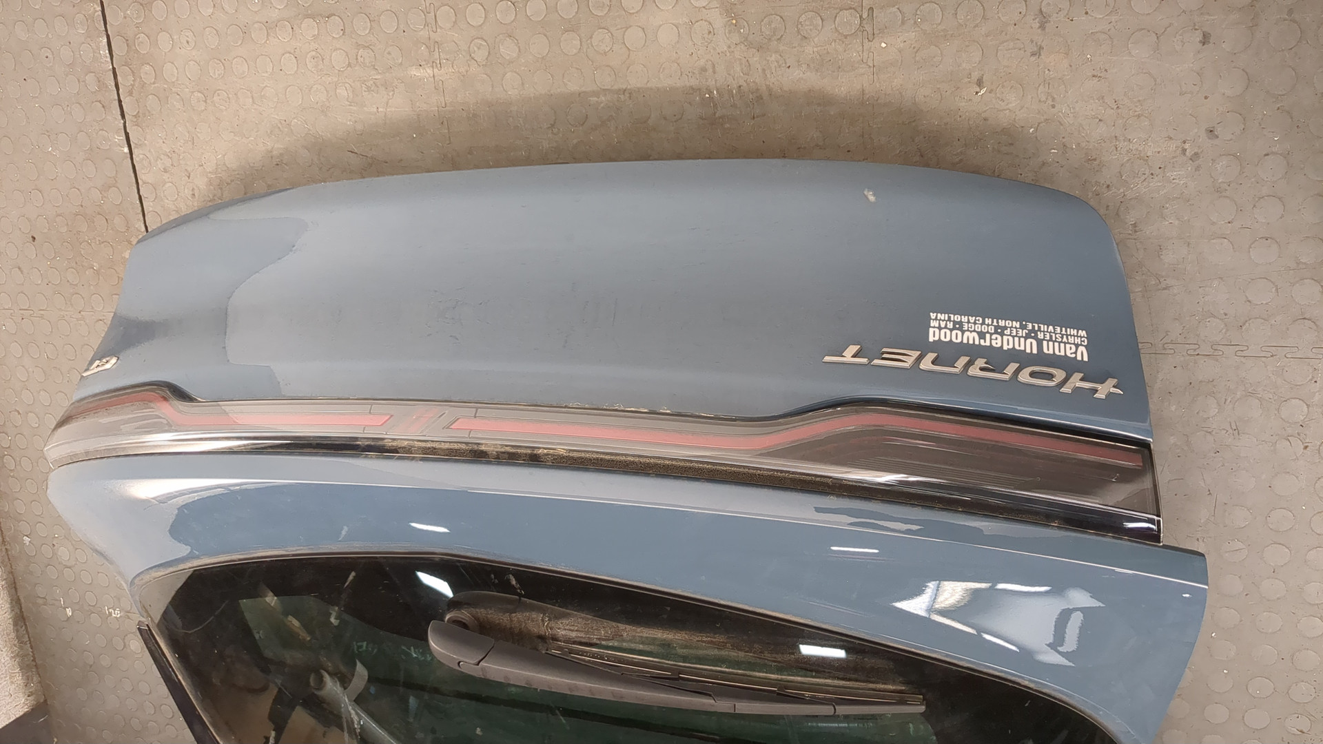 Дверь багажника