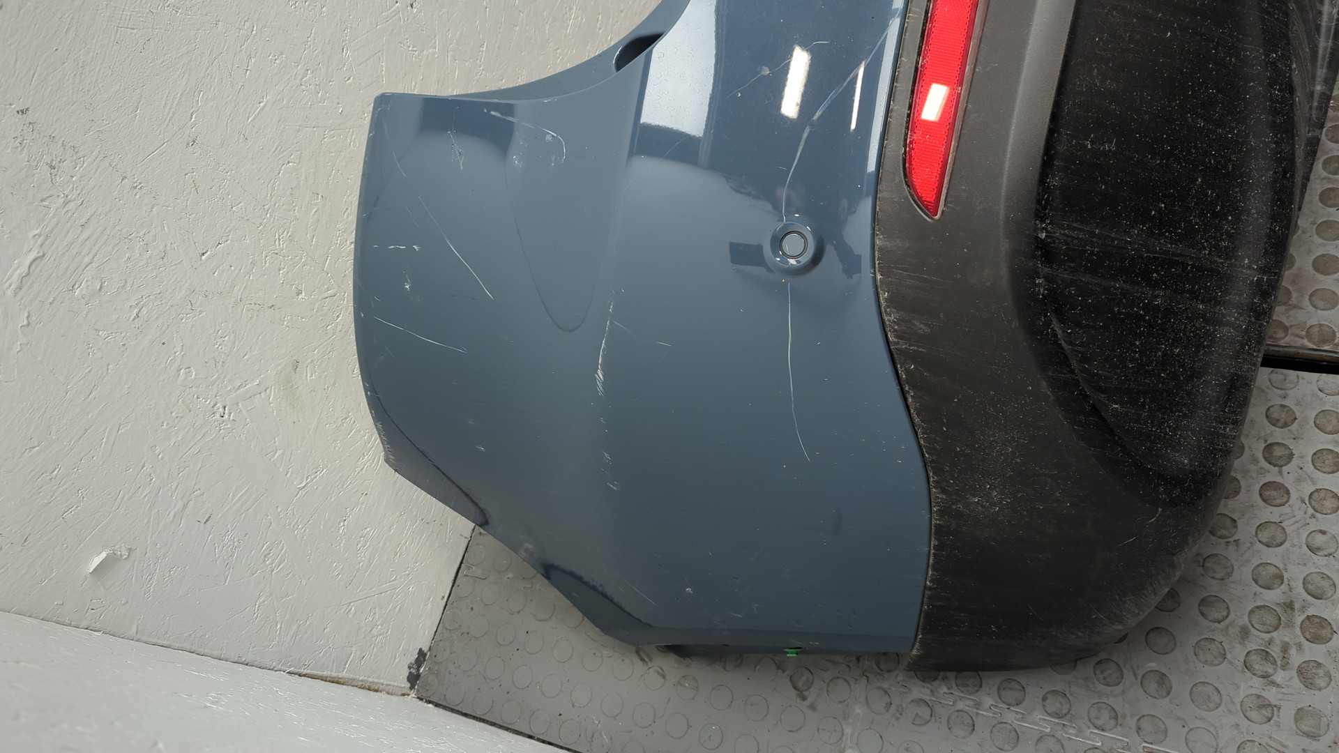 Бампер задний