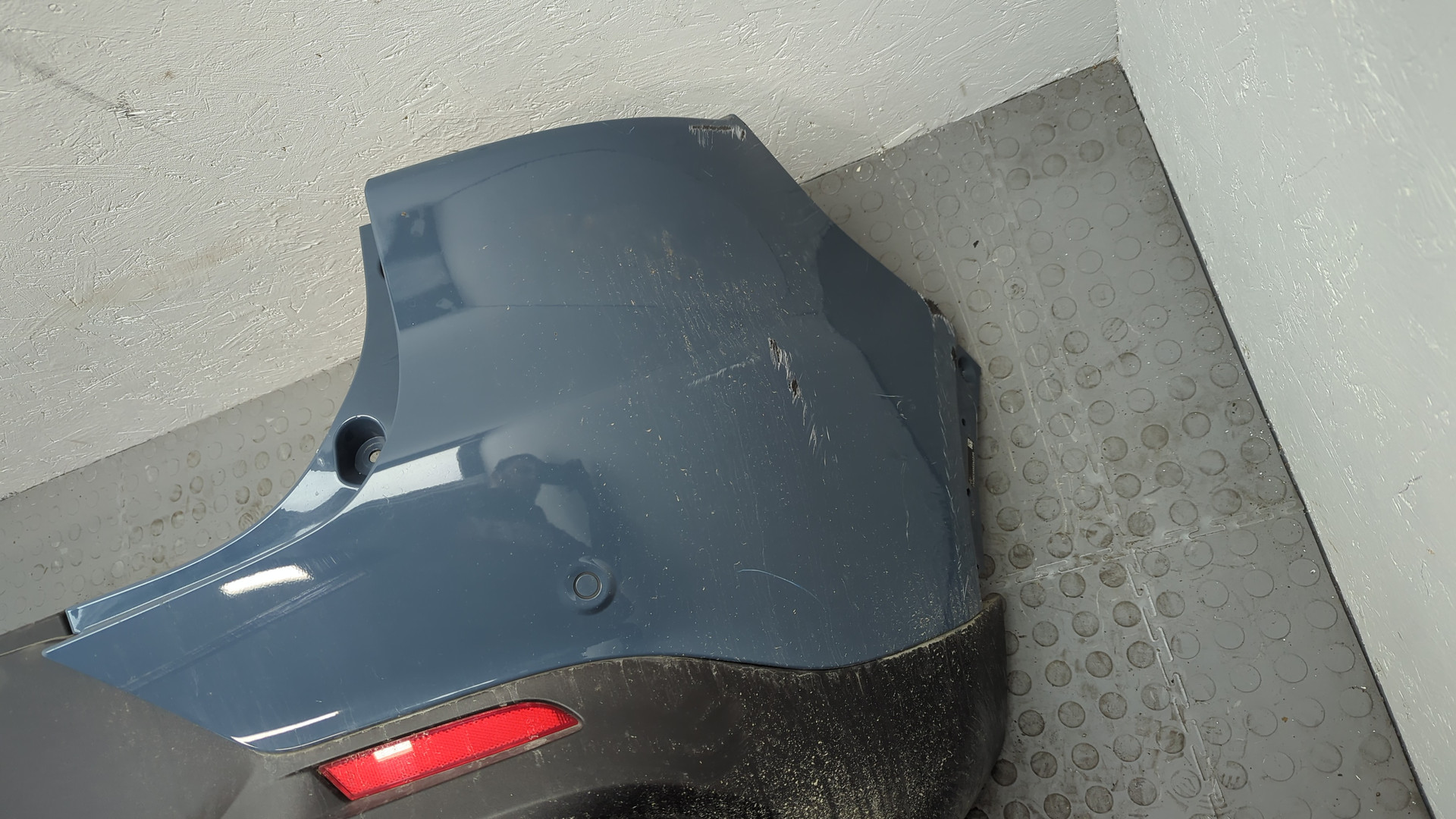 Бампер задний