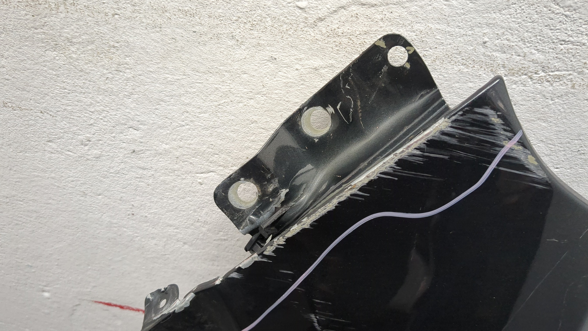 Крыло переднее левое