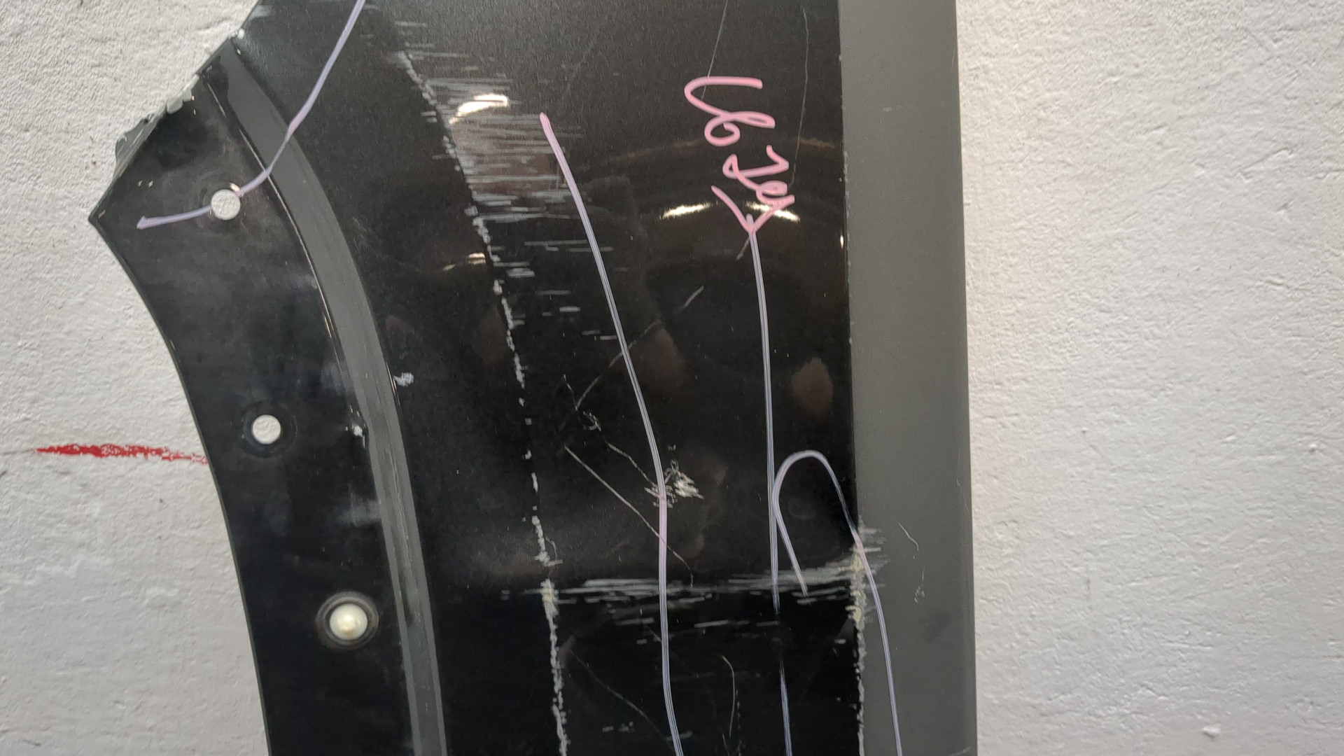 Крыло переднее левое