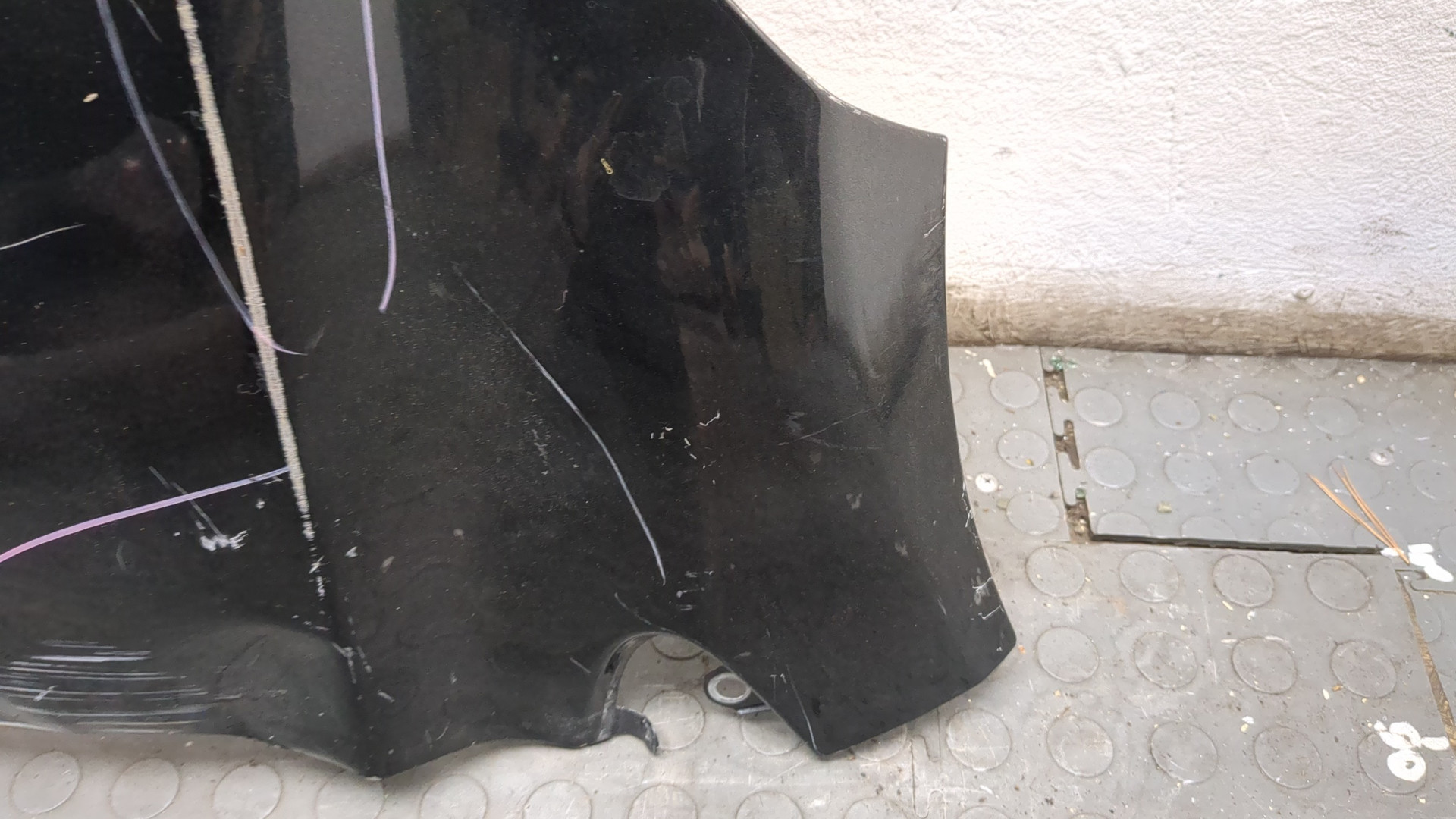 Крыло переднее левое