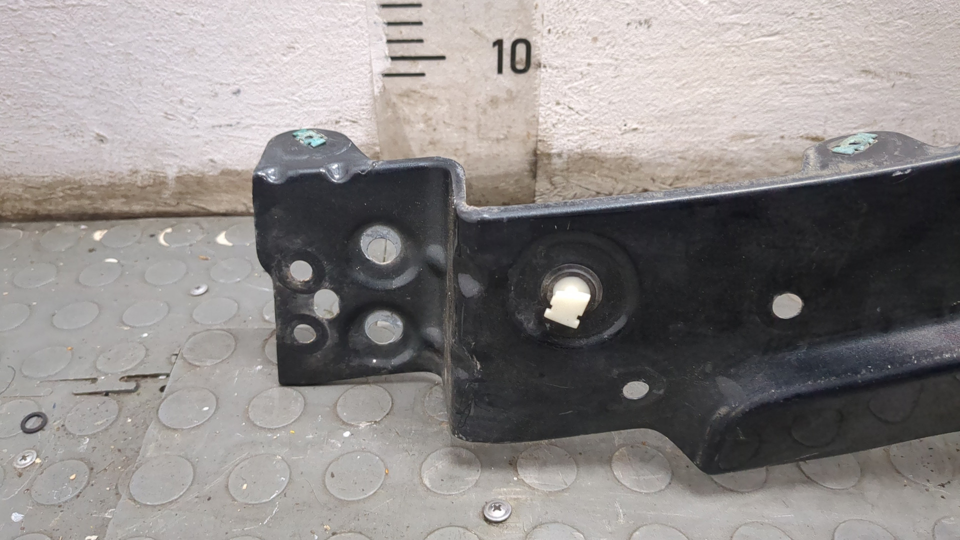 Крыло переднее левое