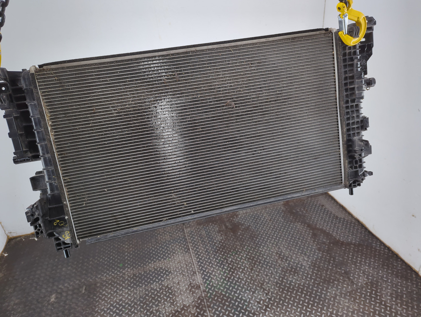 Радиатор охлаждения двигателя основной