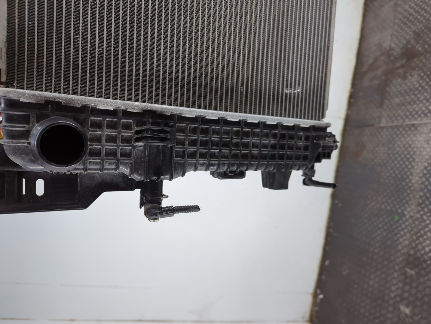 Радиатор охлаждения двигателя основной