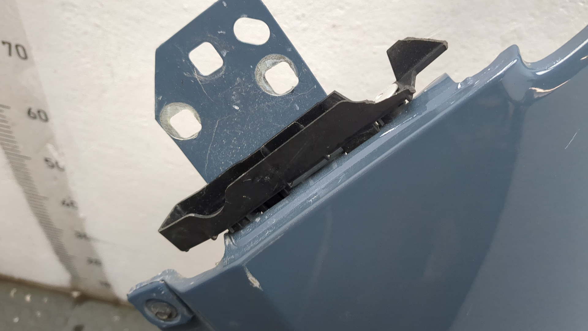 Крыло переднее левое