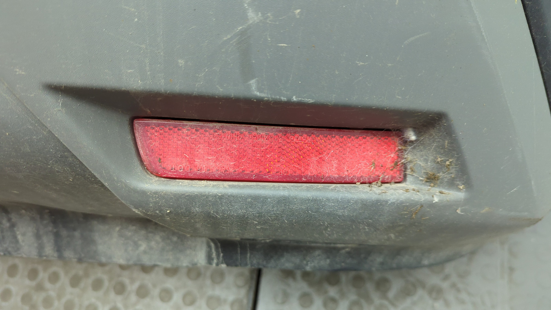 Бампер задний