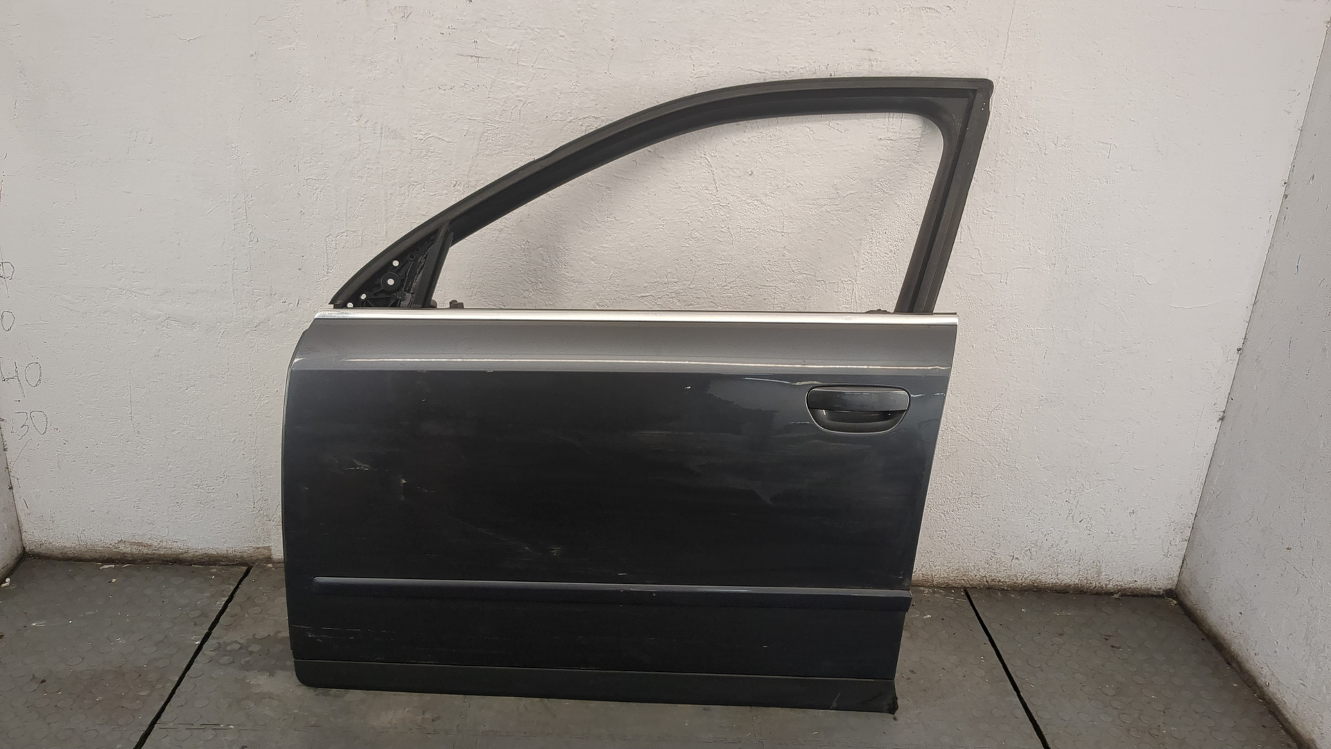 Дверь передняя левая