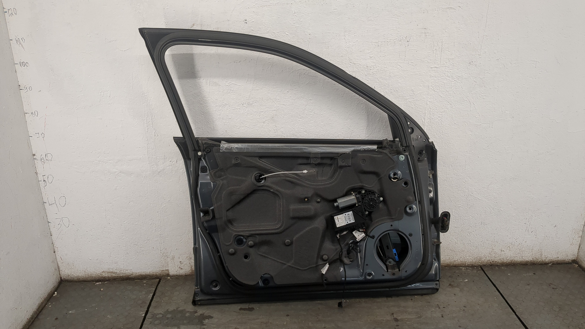 Дверь передняя левая