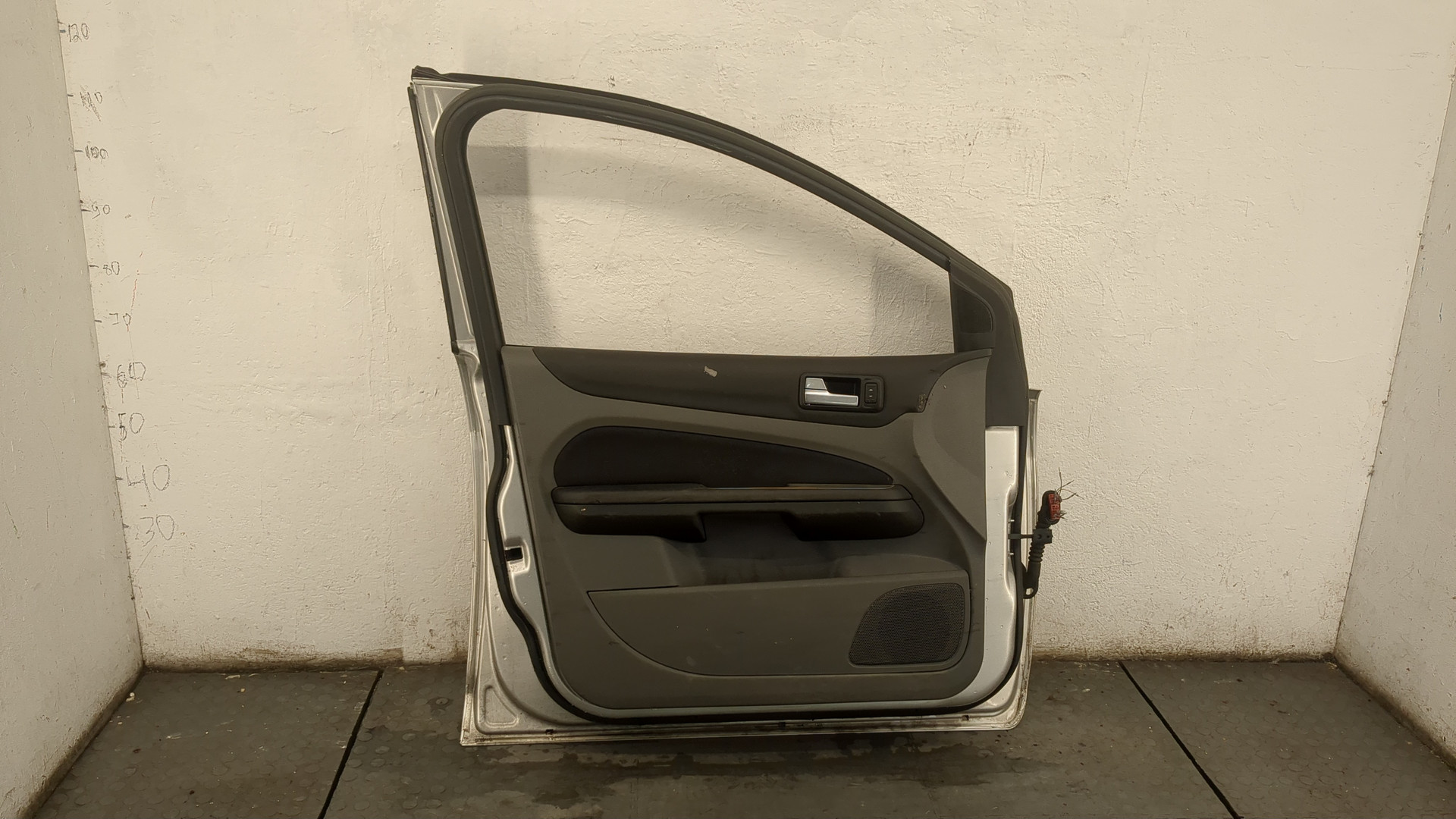 Дверь передняя левая