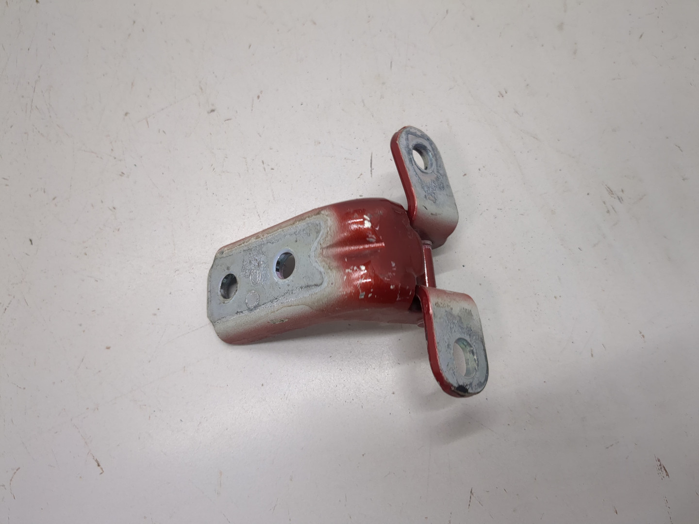 Петля двери