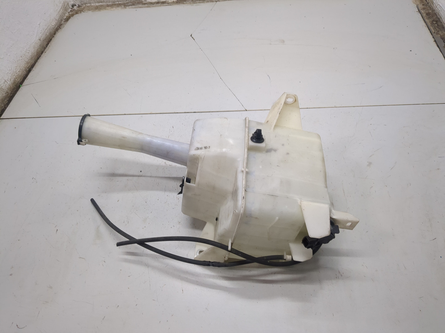 Бачок омывателя лобового стекла