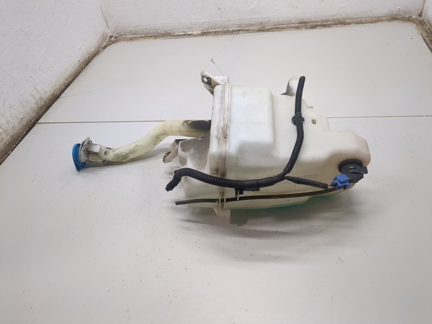 Бачок омывателя лобового стекла