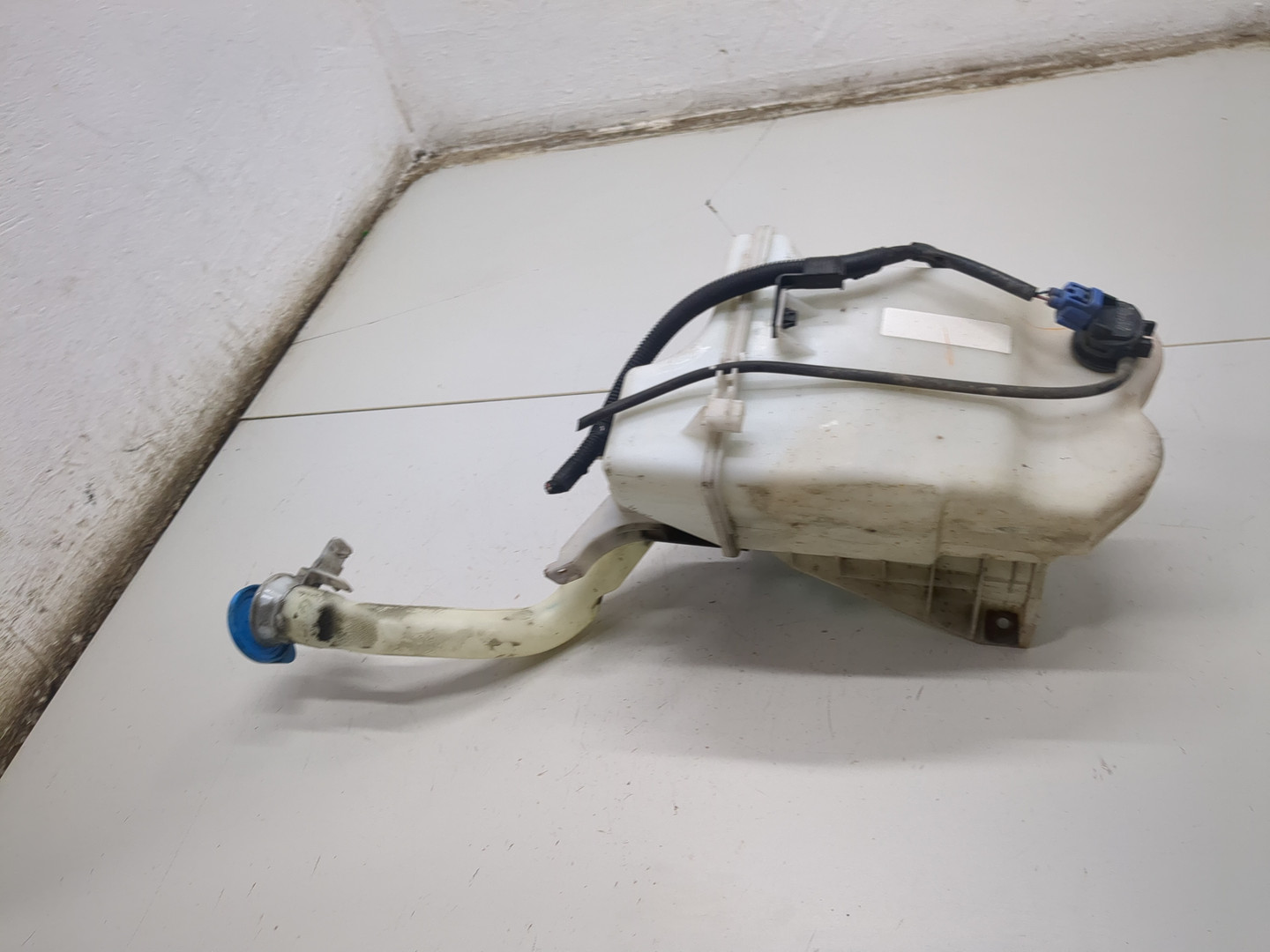 Бачок омывателя лобового стекла