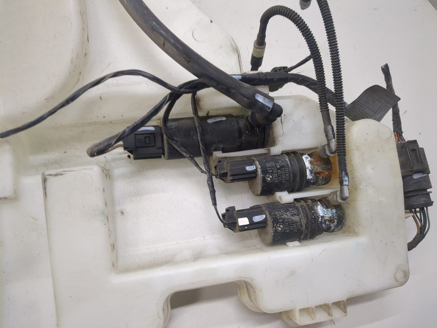 Бачок омывателя лобового стекла