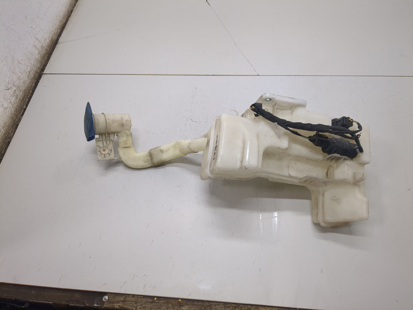 Бачок омывателя лобового стекла