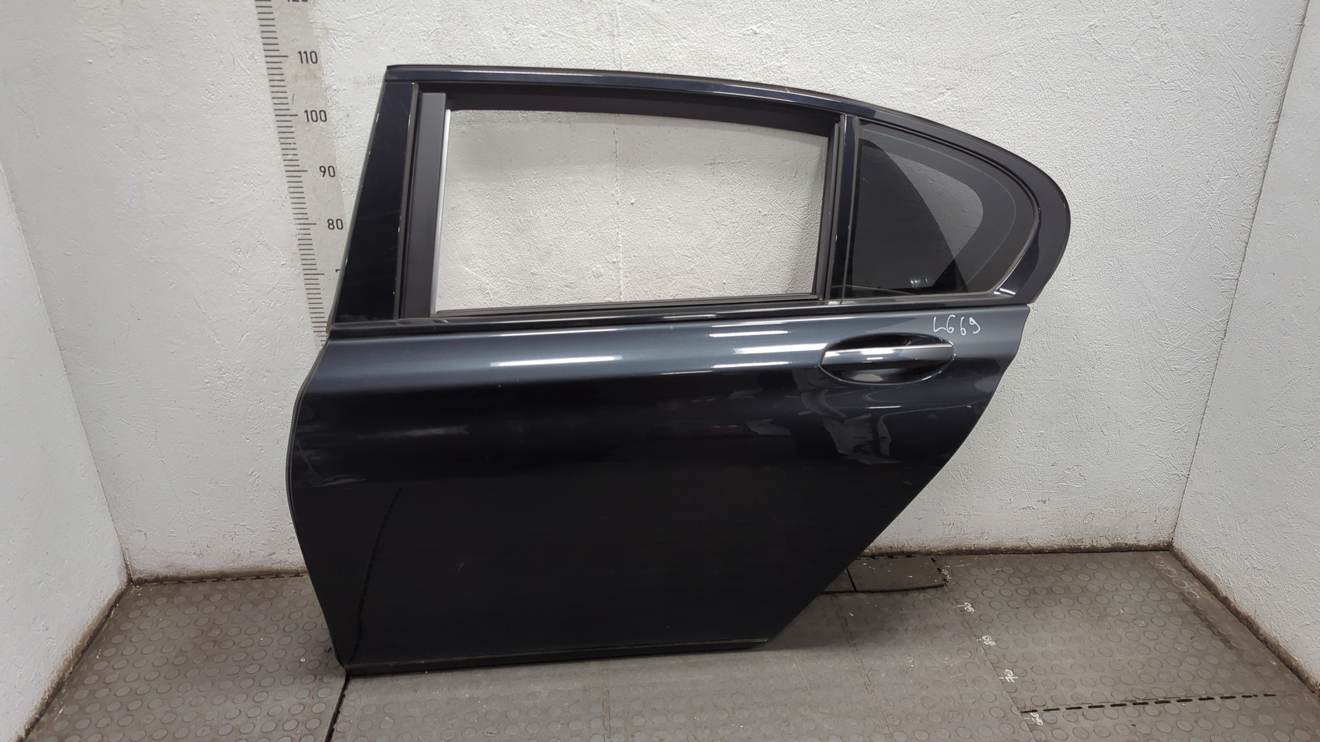 Дверь задняя левая