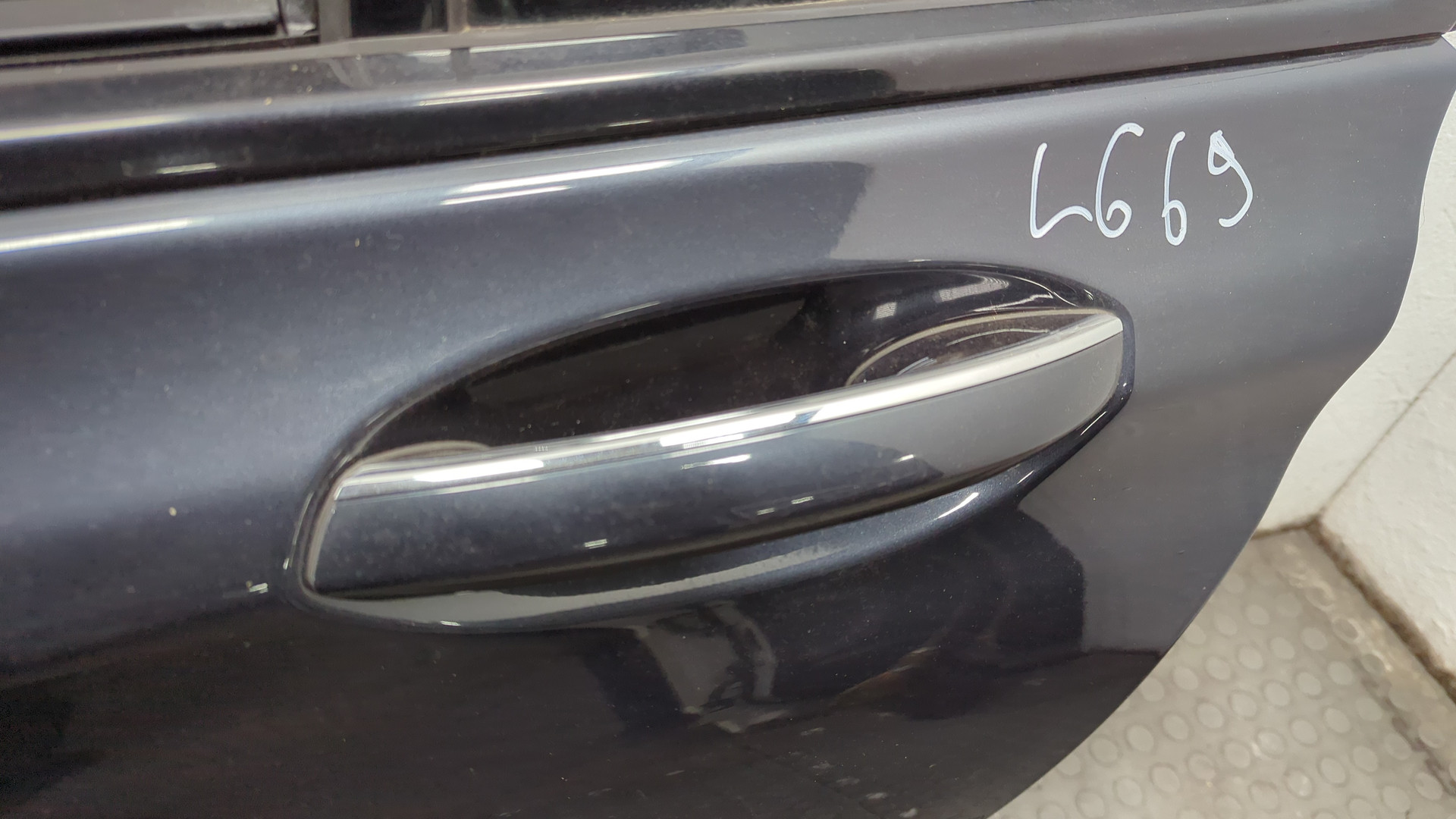 Дверь задняя левая