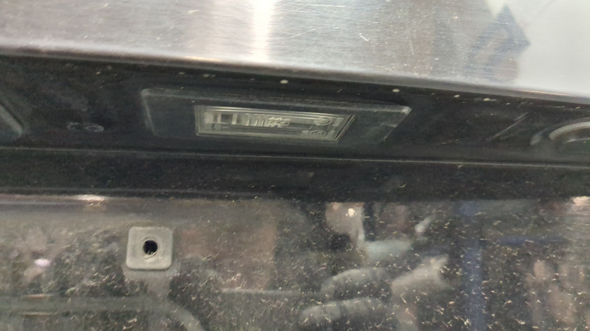 Дверь багажника