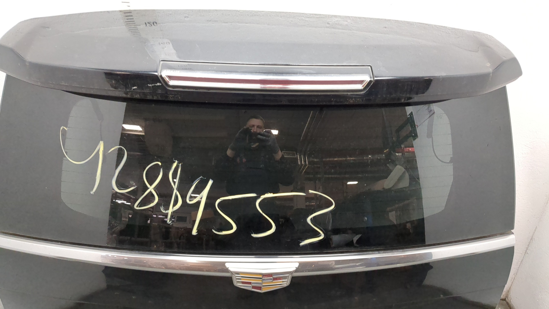 Дверь багажника