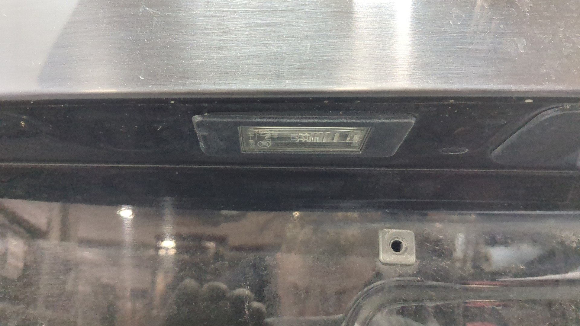 Дверь багажника