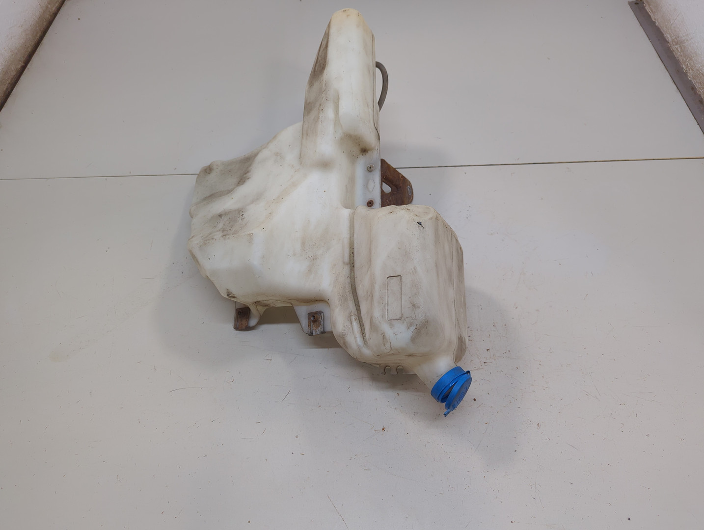 Бачок омывателя лобового стекла