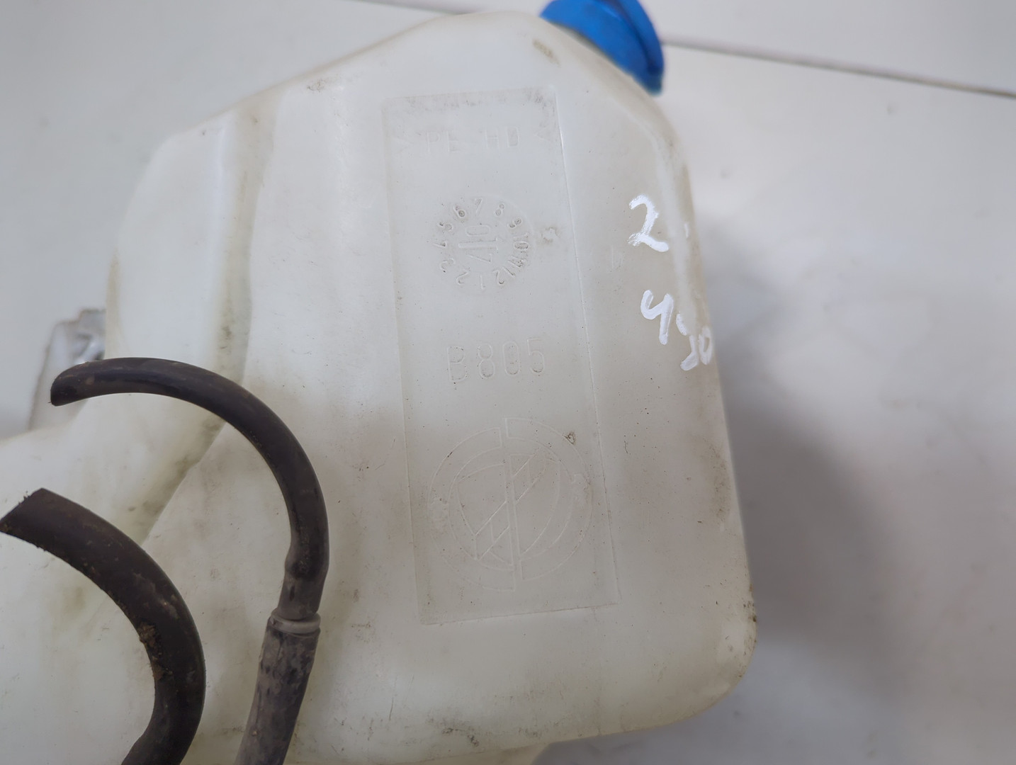 Бачок омывателя лобового стекла