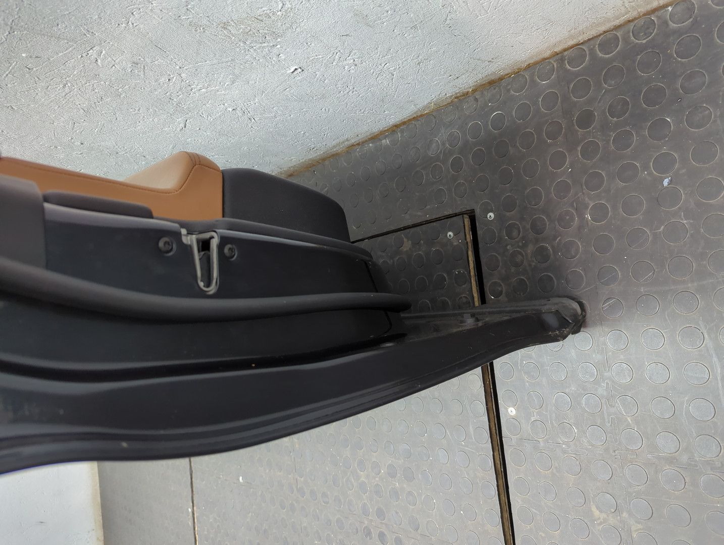 Дверь передняя левая