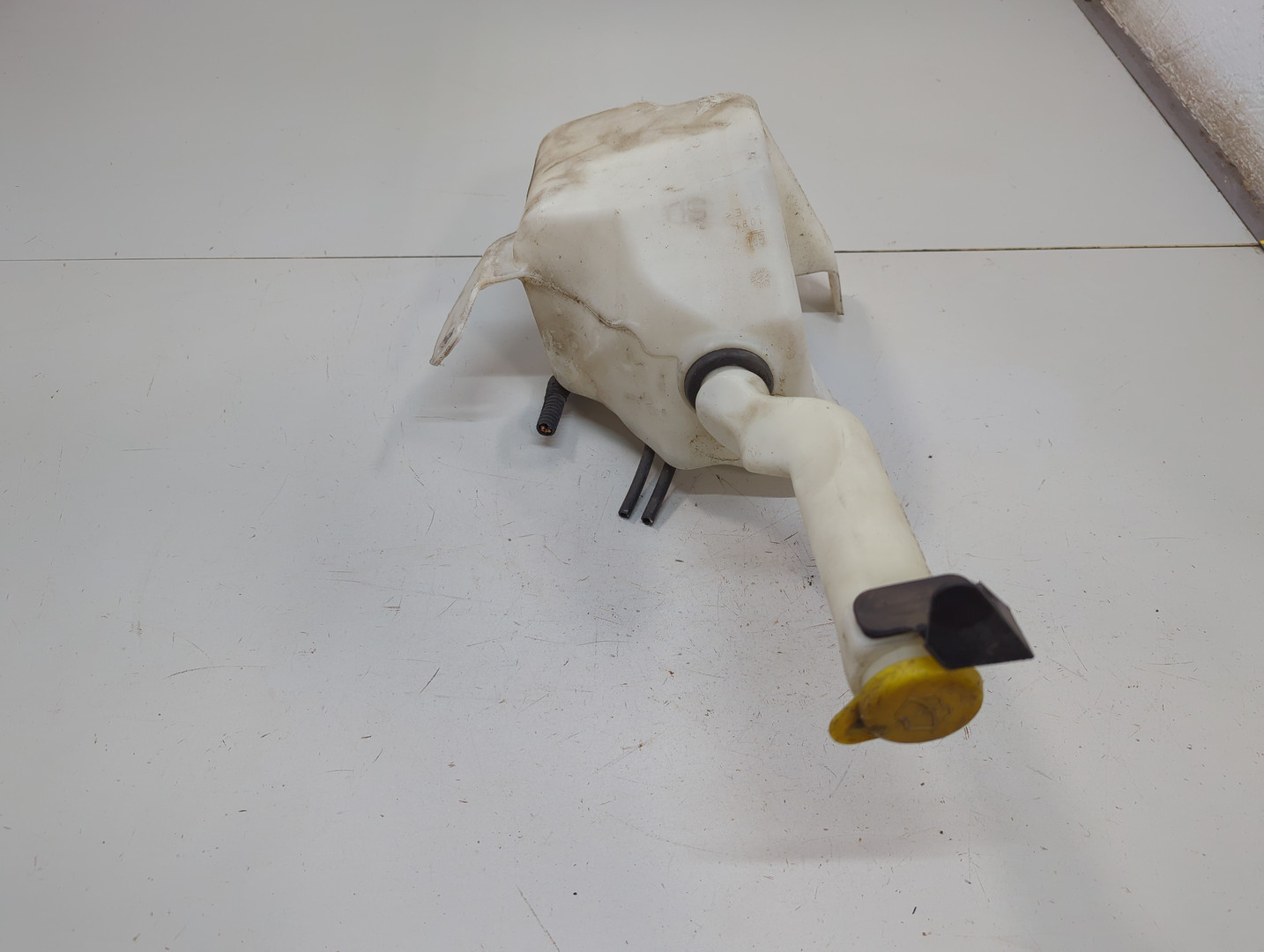 Бачок омывателя лобового стекла