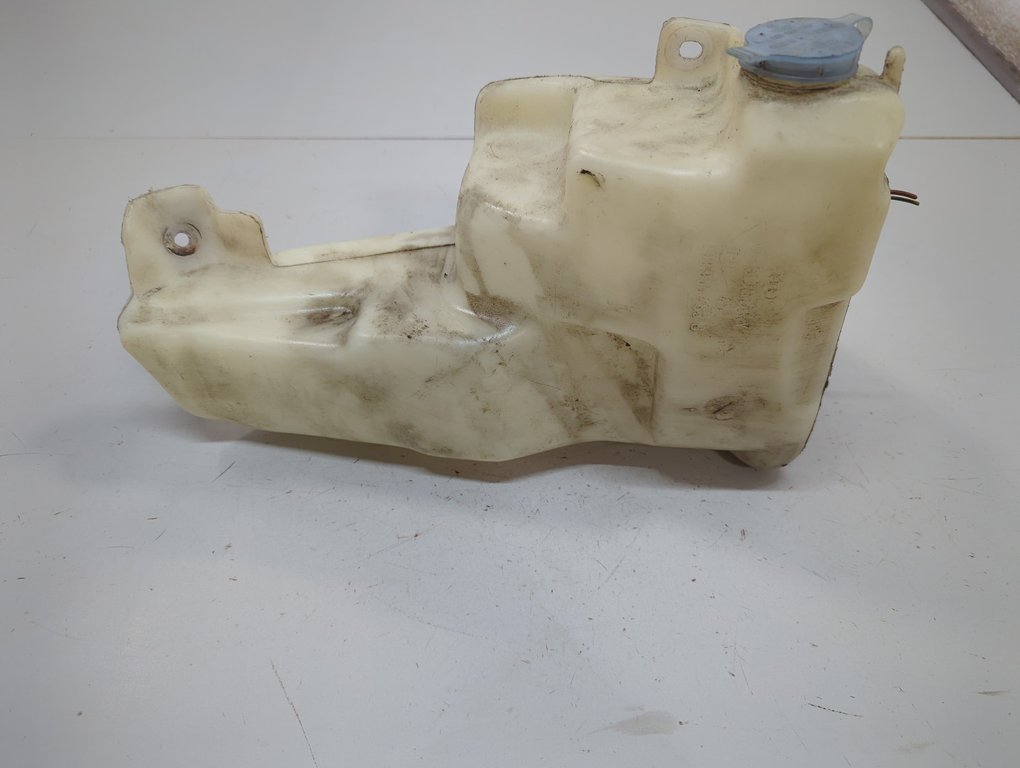 Бачок омывателя лобового стекла