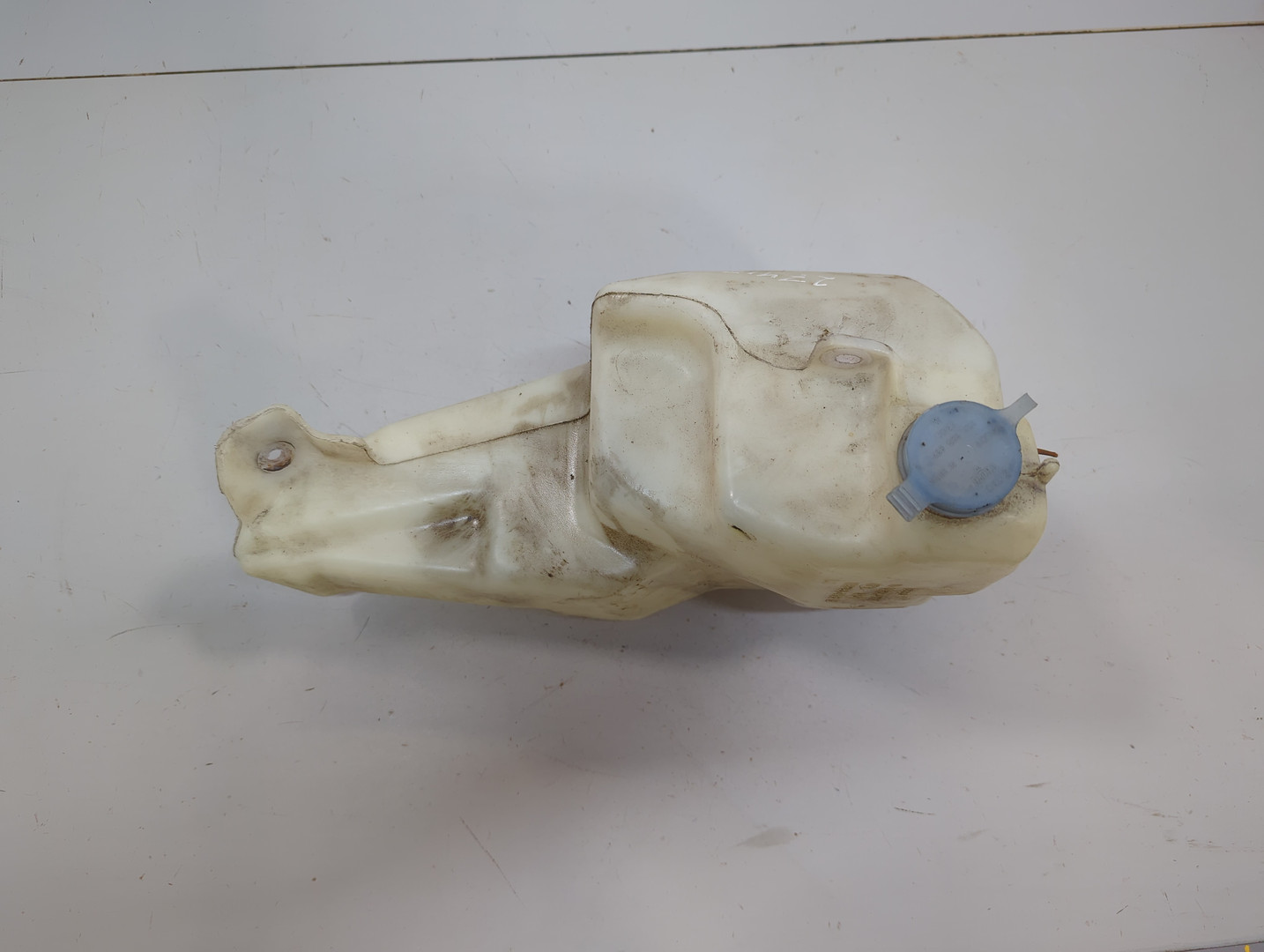 Бачок омывателя лобового стекла