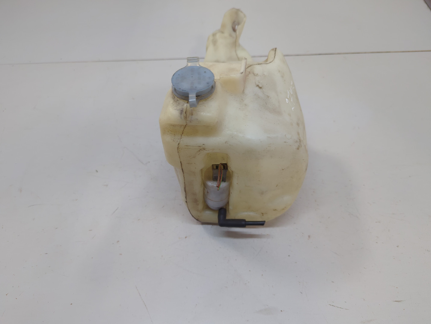 Бачок омывателя лобового стекла