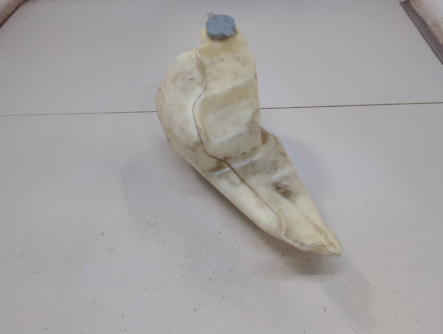 Бачок омывателя лобового стекла