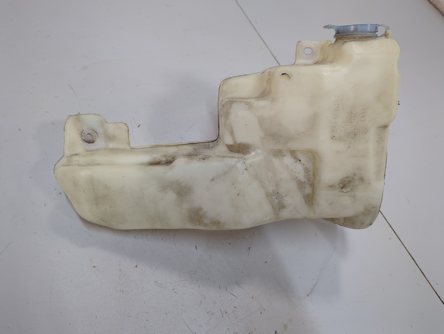 Бачок омывателя лобового стекла