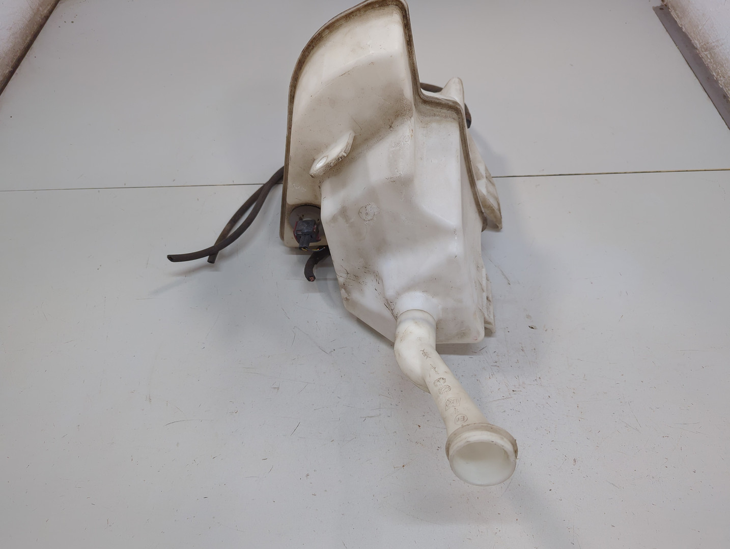 Бачок омывателя лобового стекла