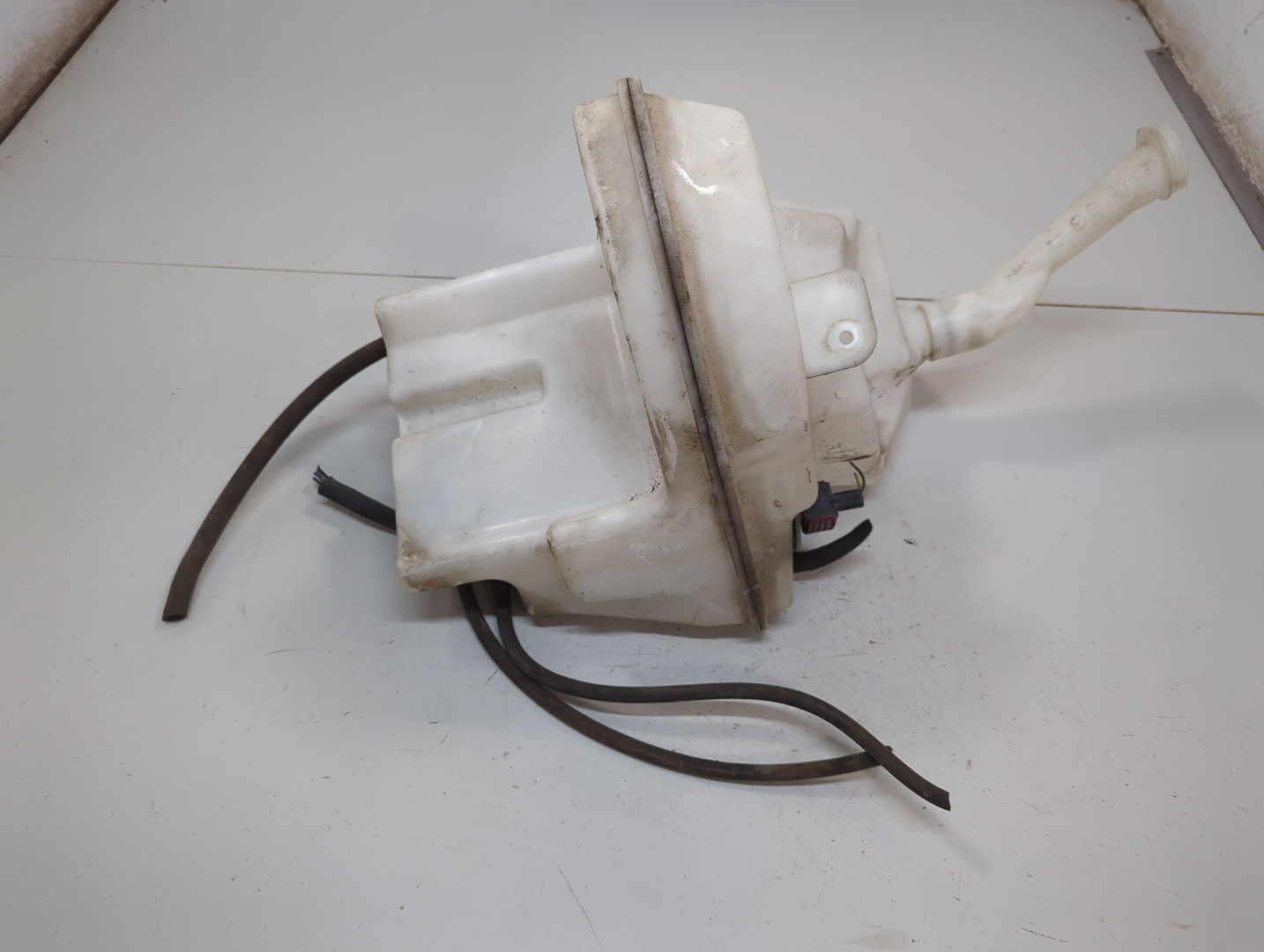 Бачок омывателя лобового стекла