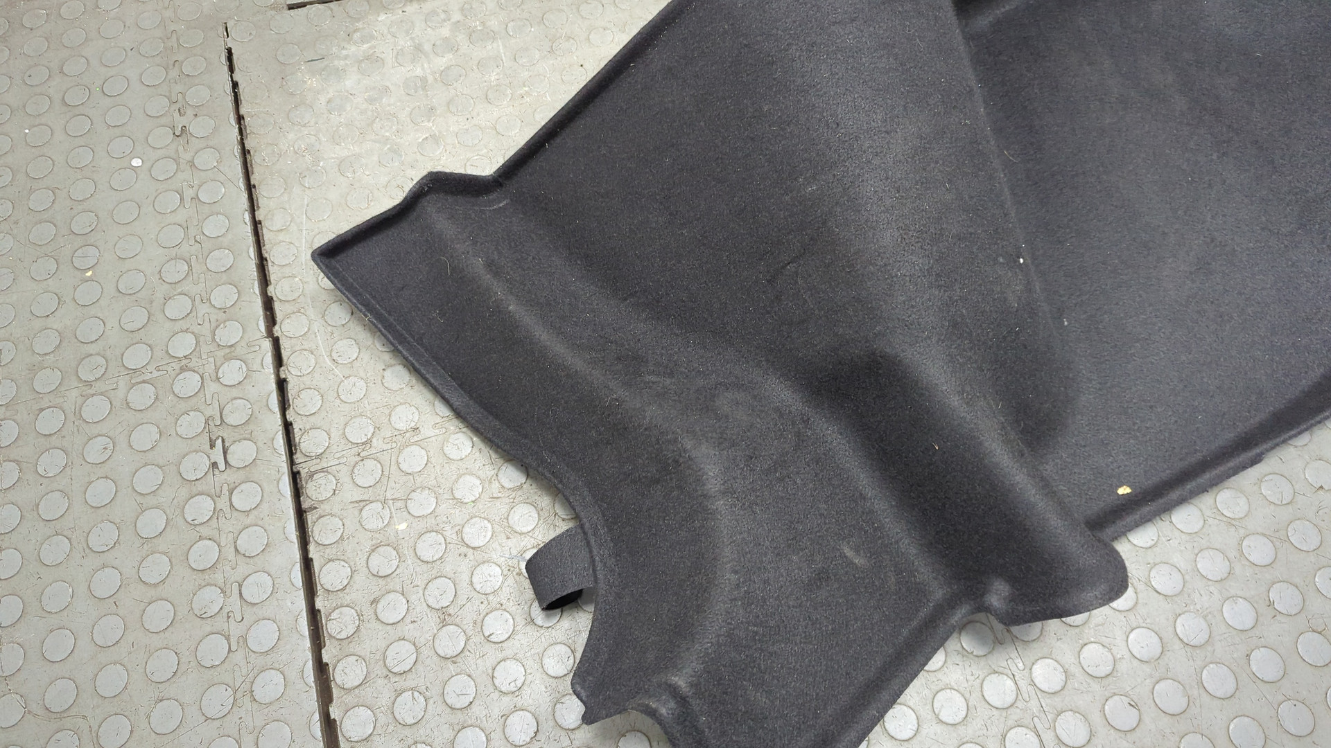 Обшивка багажника