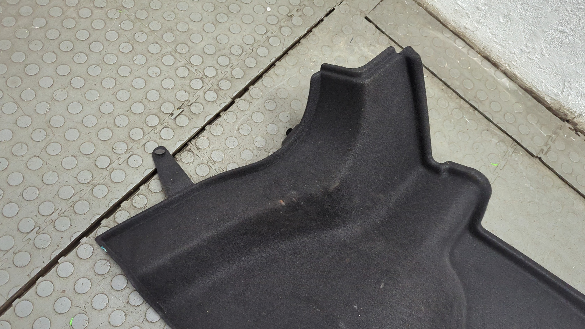 Обшивка багажника