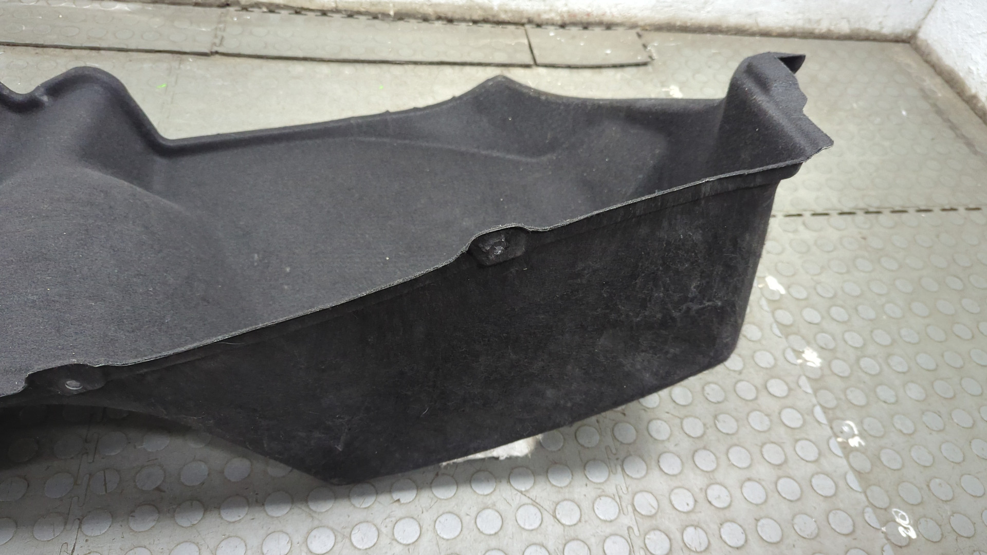 Обшивка багажника