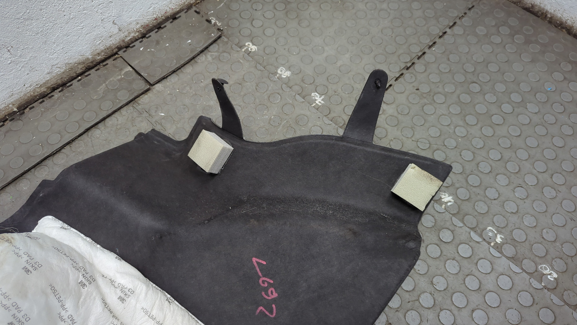 Обшивка багажника