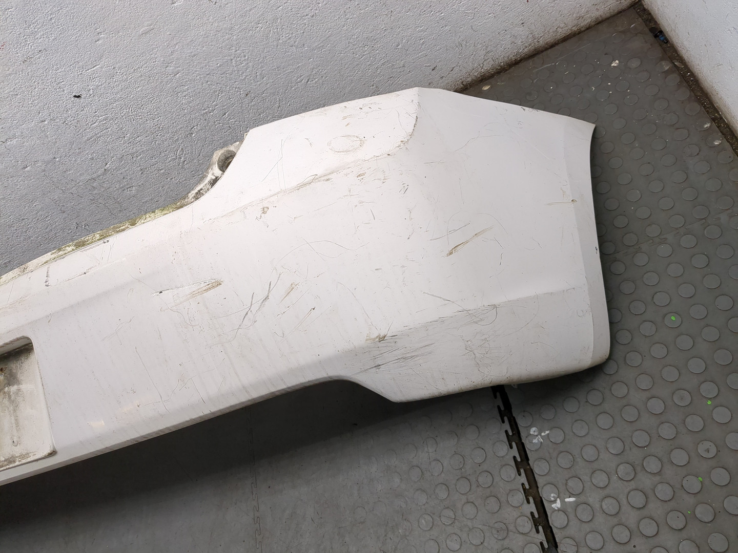 Бампер задний