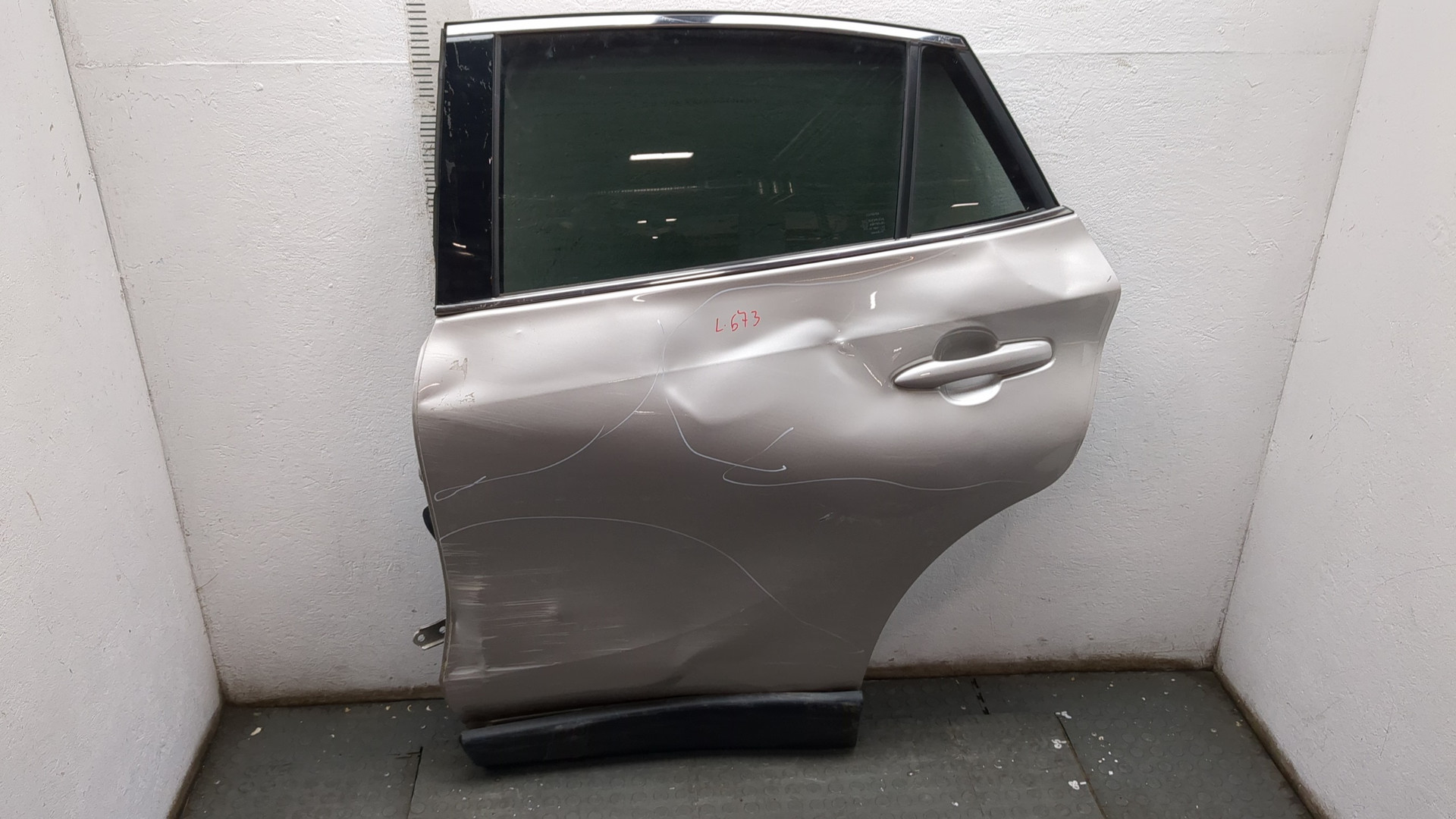 Дверь задняя левая