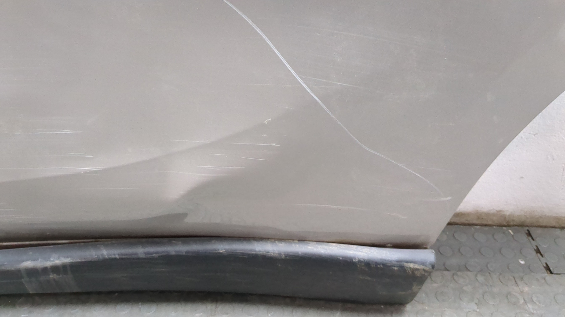 Дверь задняя левая