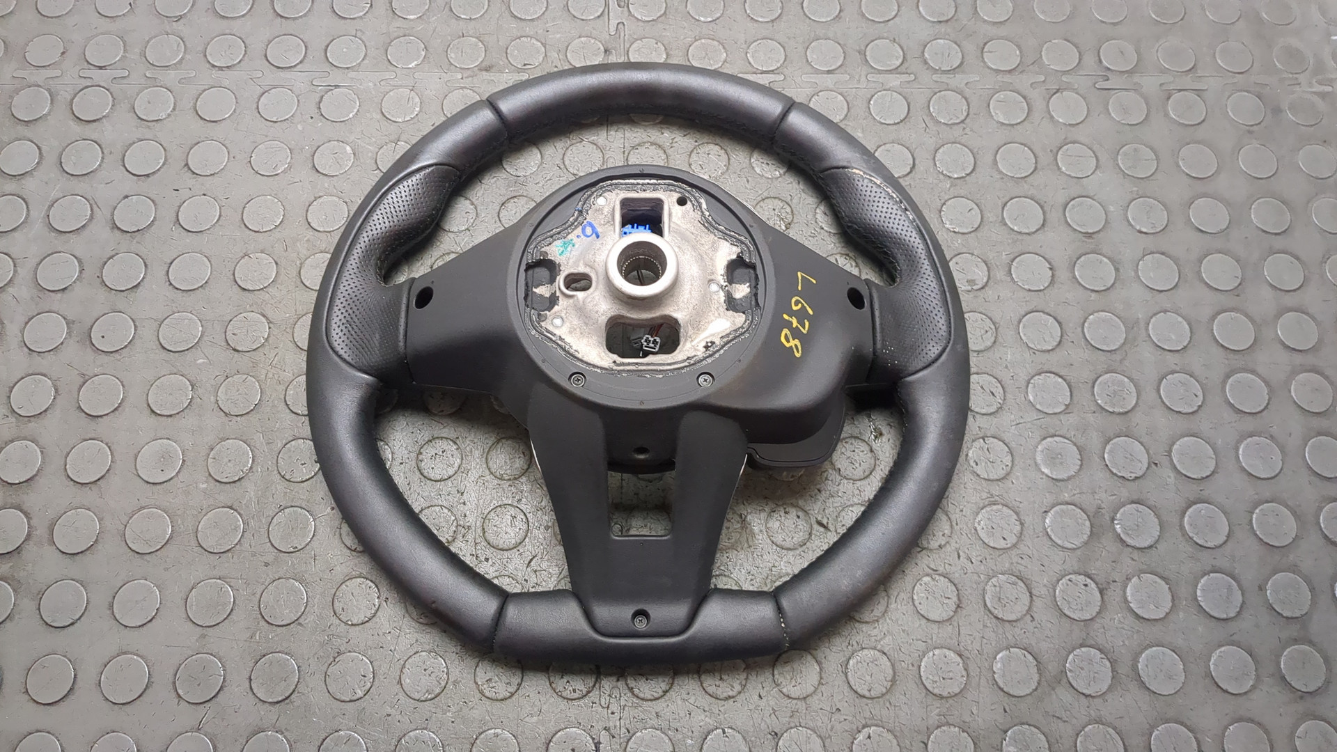 Рулевое колесо (руль)