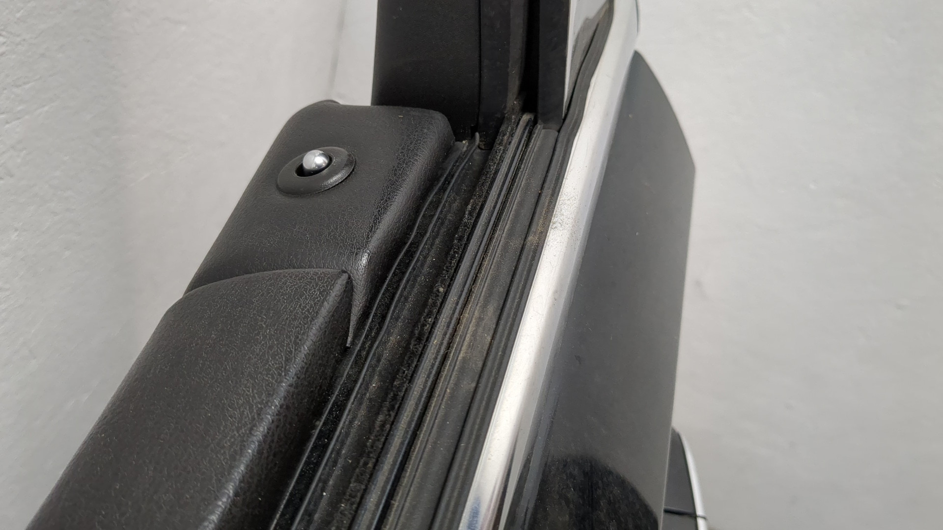 Дверь передняя левая