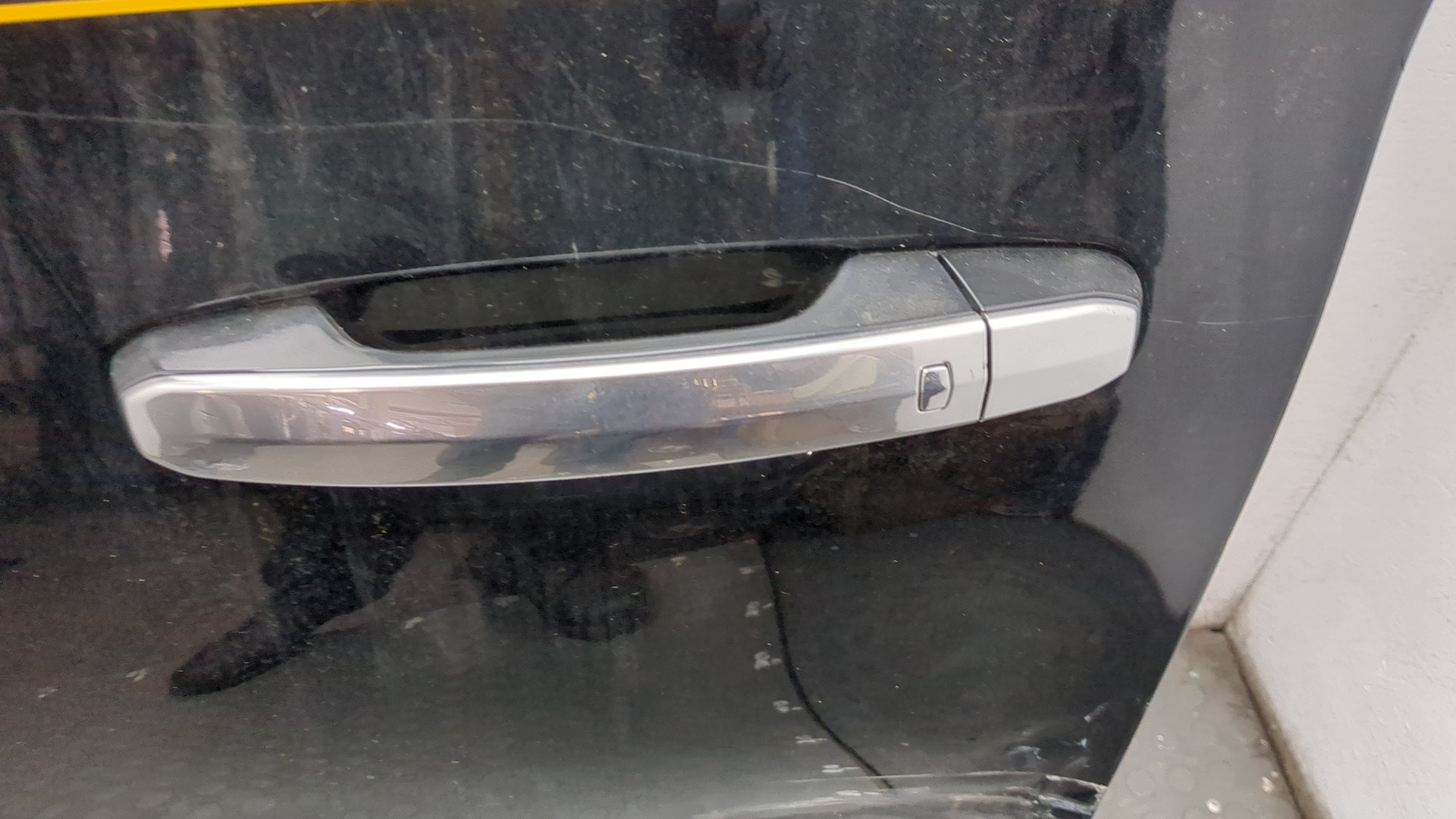 Дверь передняя левая