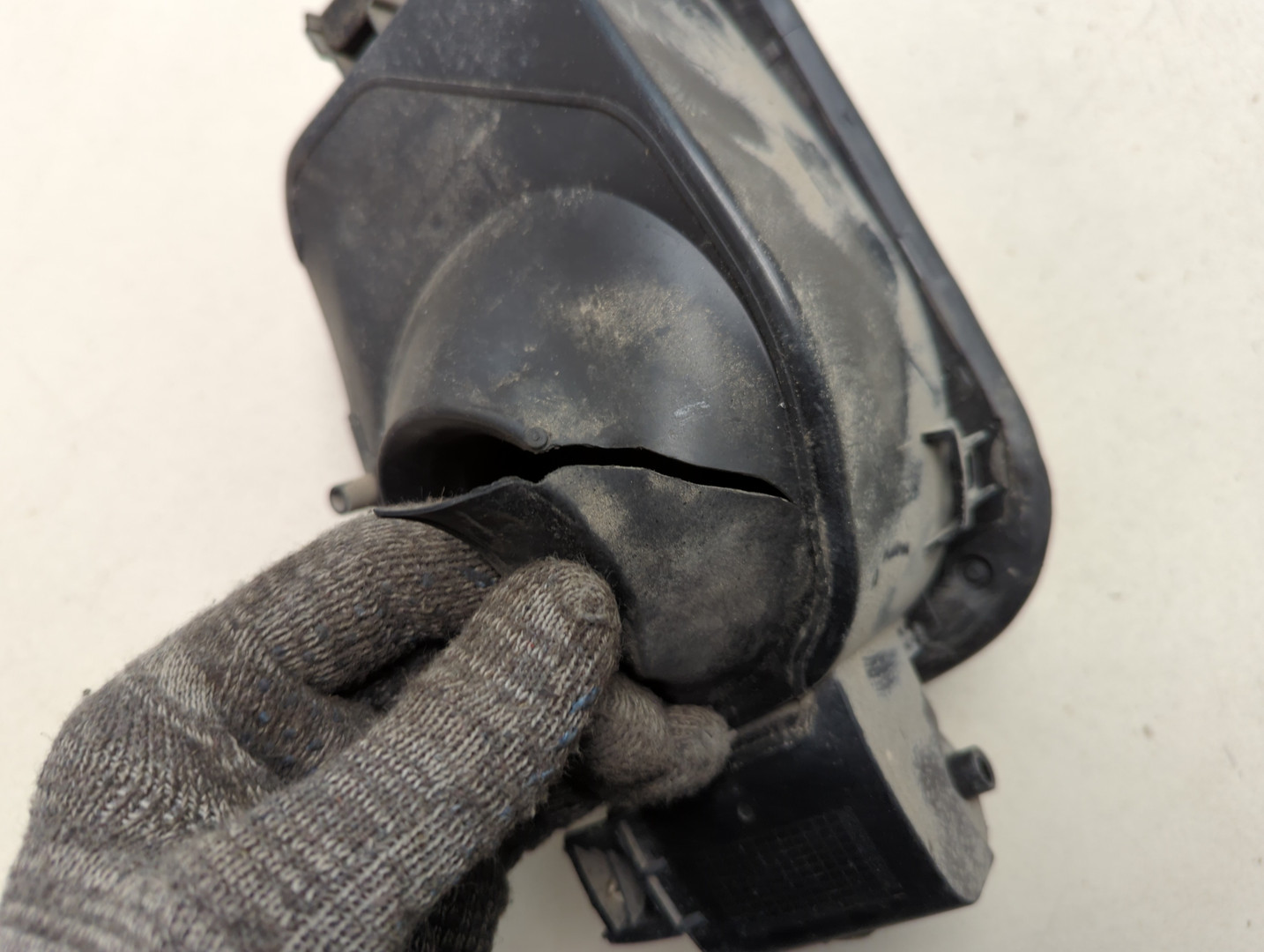 Лючок бензобака