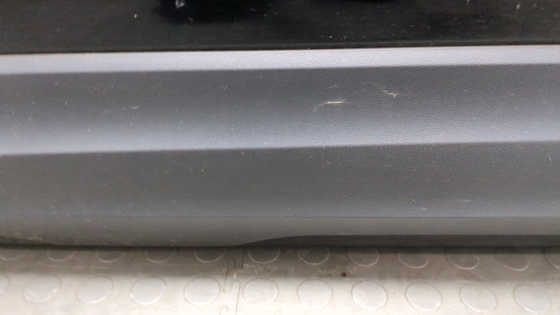 Дверь передняя левая