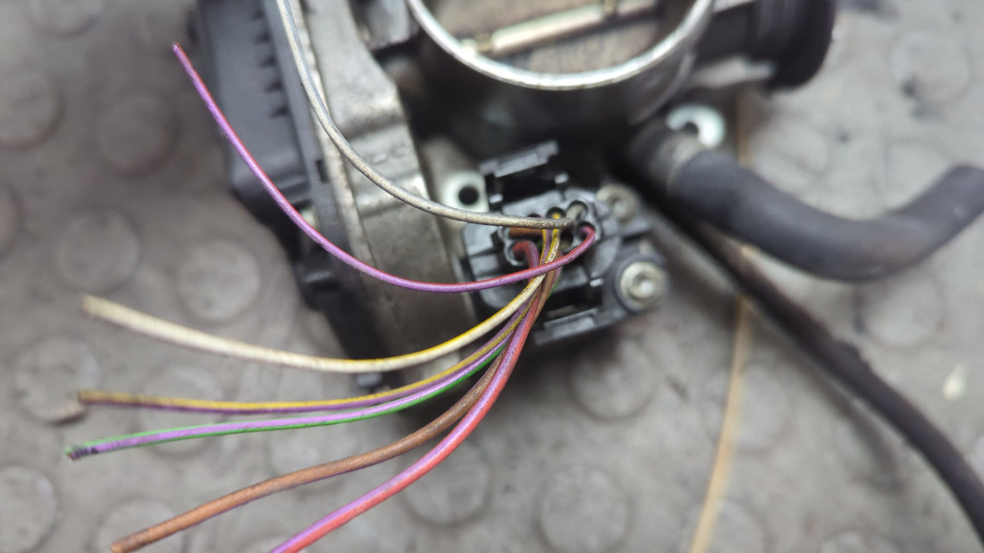 Заслонка дроссельная электрическая